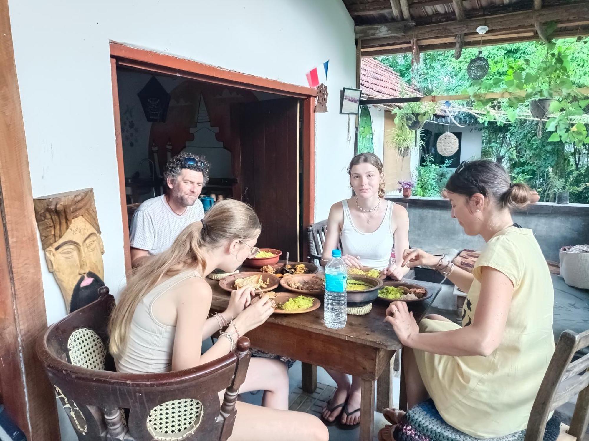 Mamisa Cafe, Home Stay Habarana Buitenkant foto